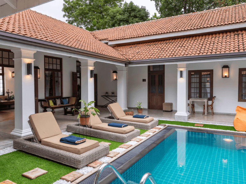 La Maison de Colombo Swimming Pool Sunbeds